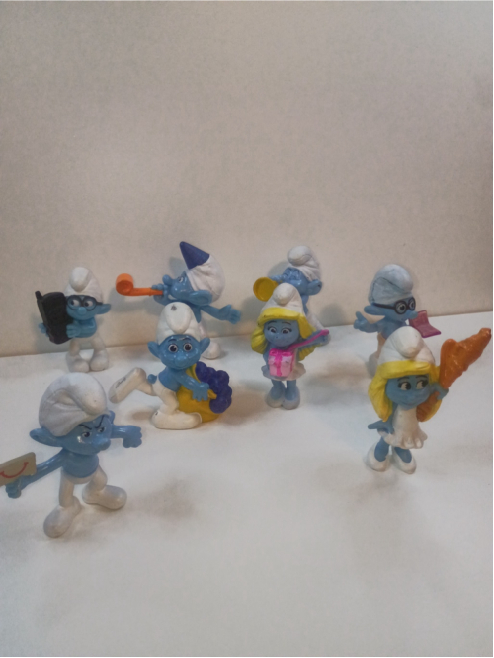 Makes lot of 8 Smurfs figure set McDonald's toys white and blue